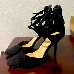 Strappy black heels 👠